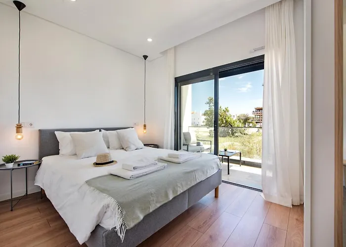 Sunny * カバナス・デ・タビラ