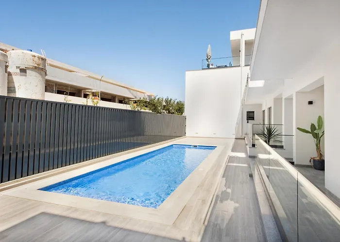 Sunny * カバナス・デ・タビラ