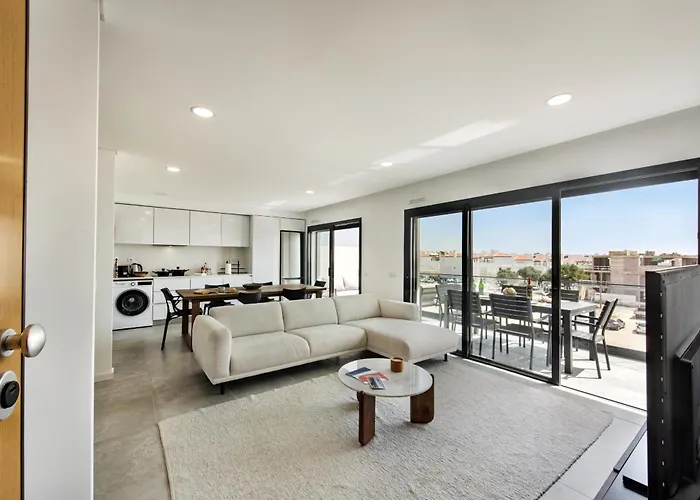 Sunny * カバナス・デ・タビラ